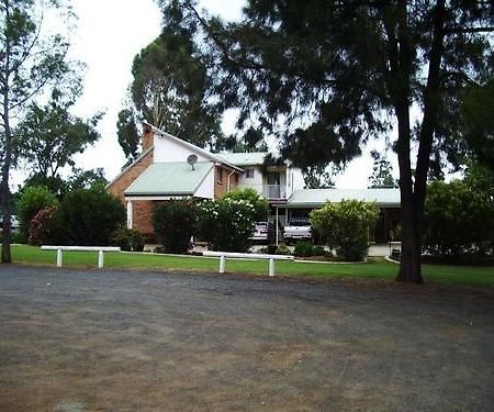 Park House Motor Inn Oakey Exterior photo