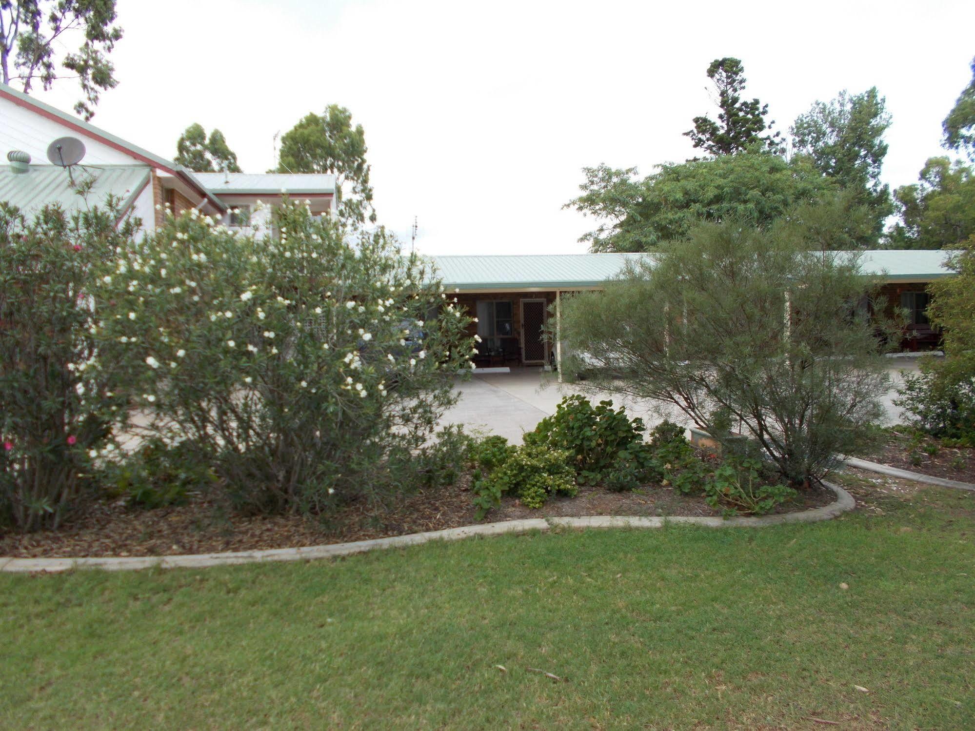 Park House Motor Inn Oakey Exterior photo